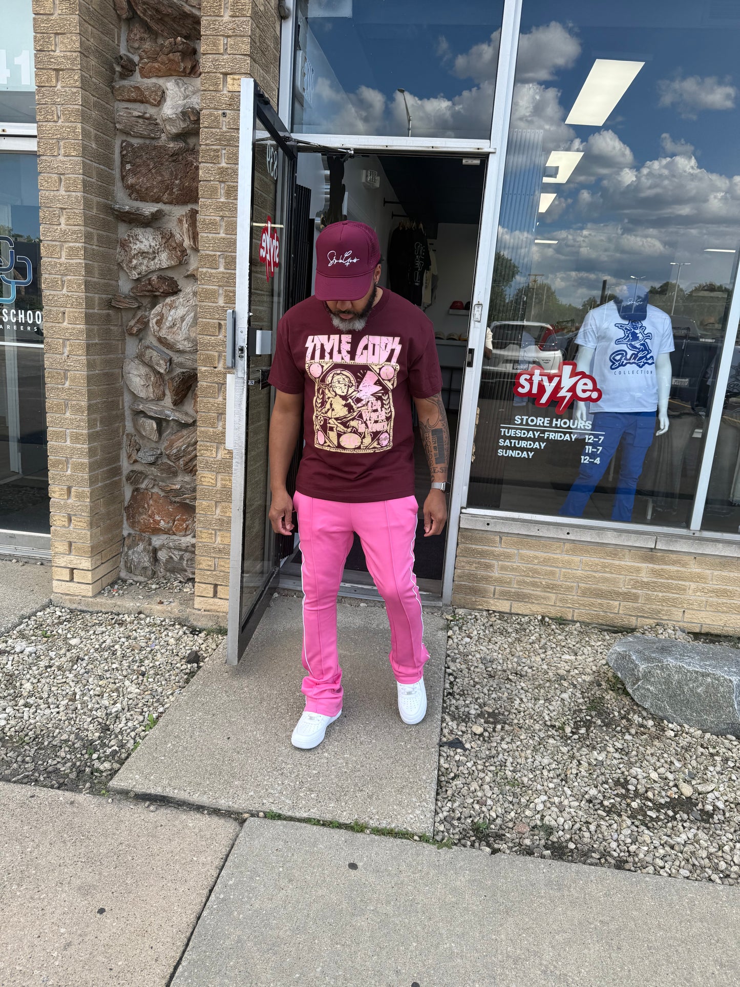 StyleGods World Is Yours T Shirt - Maroon\Cream\Pink