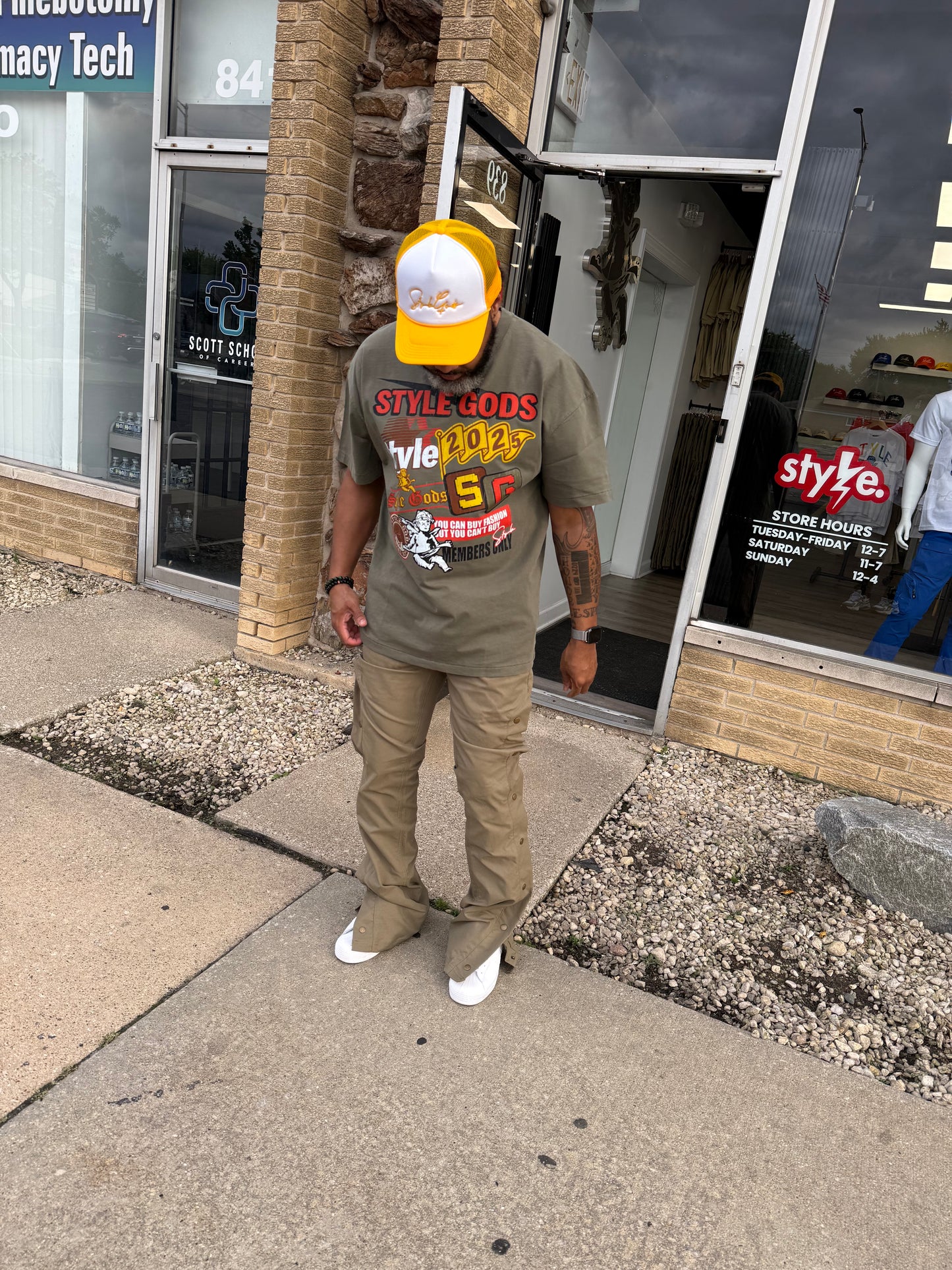 StyleGods Members Only T Shirt - Vintage Olive