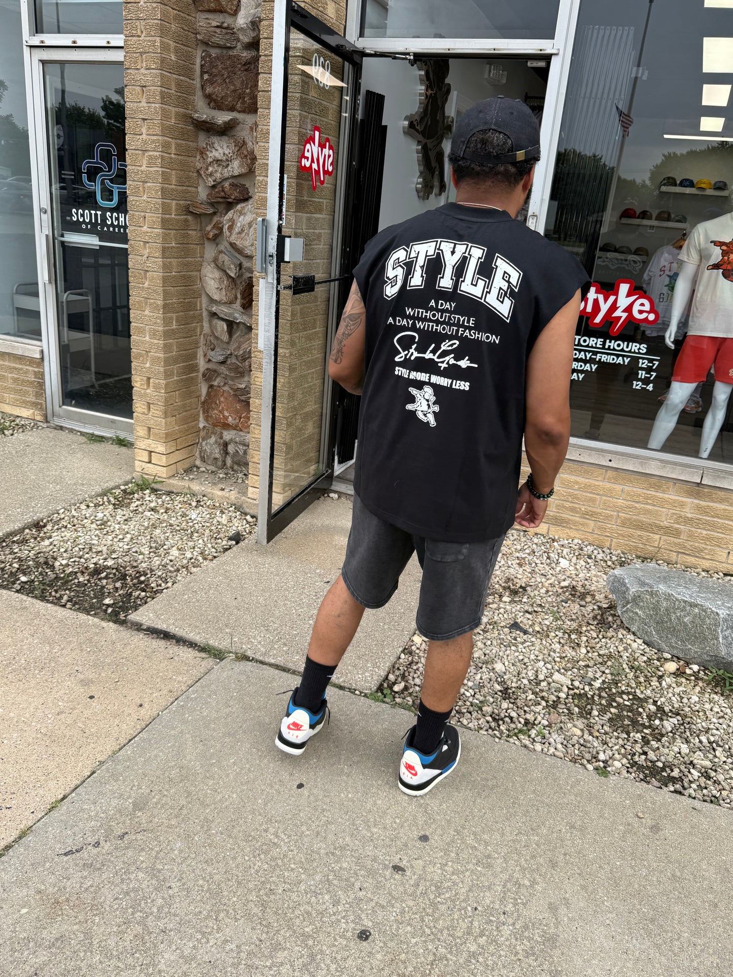 StyleGods Sleeveless T Shirt Boxy Fit - Black