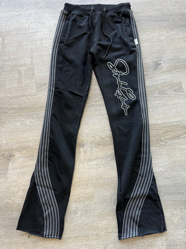 StyleGods Fleece Stacked 5 Joggers  White Nailhead Signature Script-Black\Grey