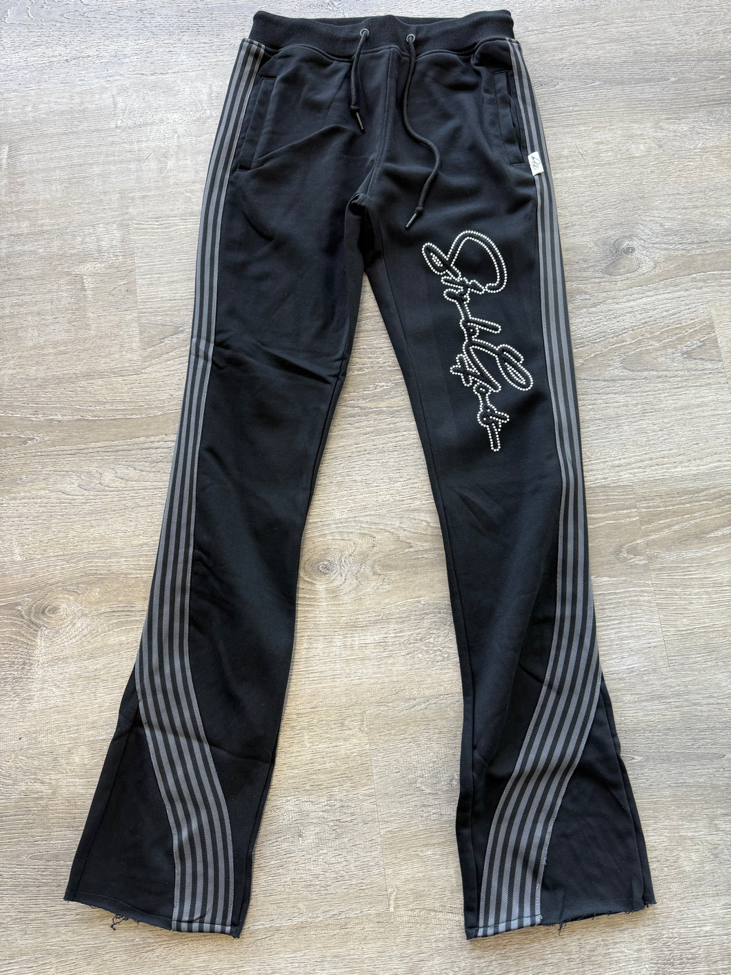 StyleGods Fleece Stacked 5 Joggers  White Nailhead Signature Script-Black\Grey