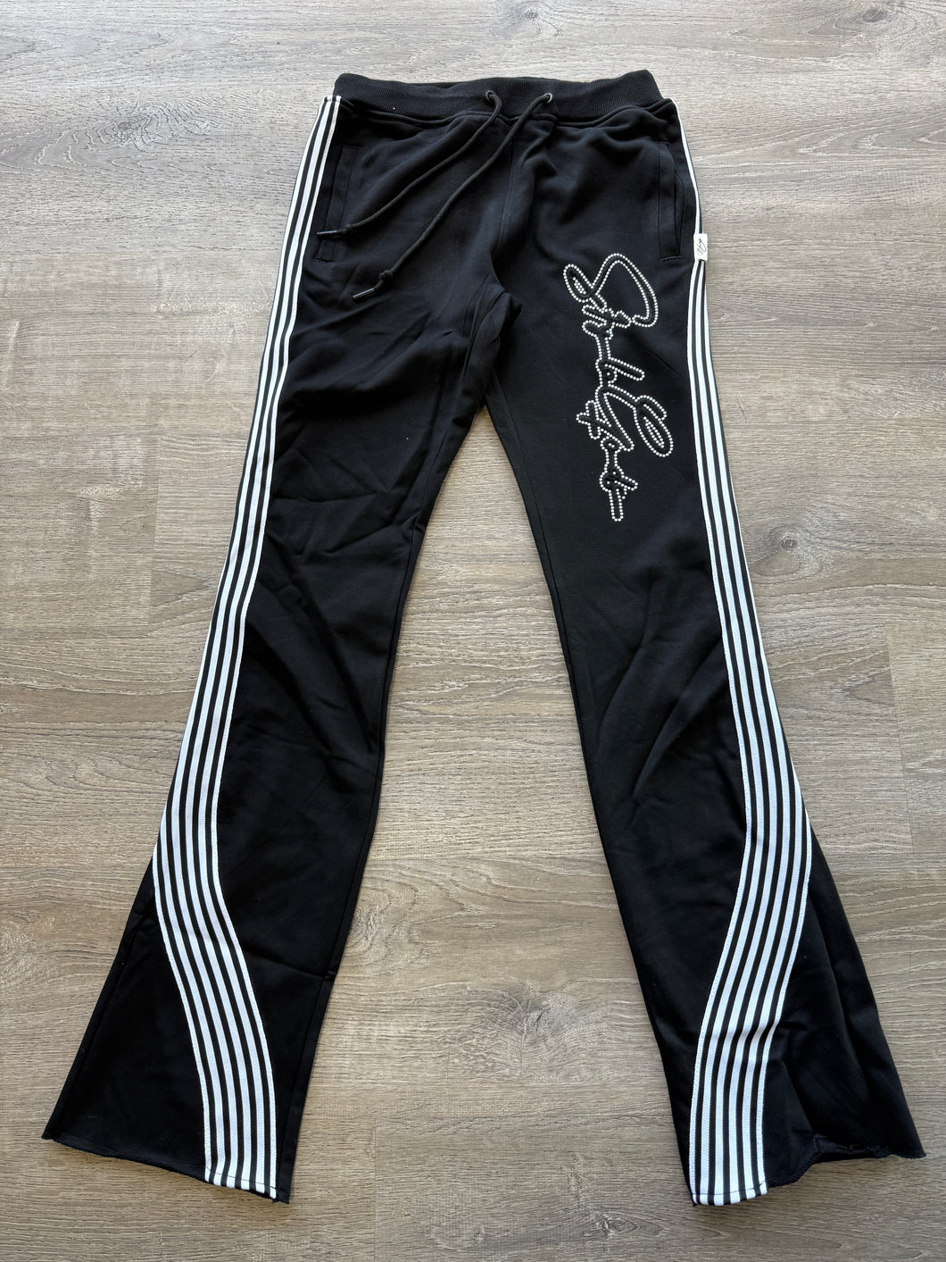 StyleGods Fleece Stacked 5 Joggers  White Nailhead Signature Script-Black\White